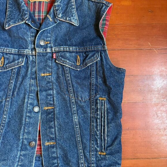 Vintage Levi’s denim trucker vest with flannel lining Made in USA. Size M. - Picture 4 of 8
